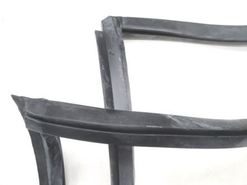 Extruded EPDM Boat/Car Weatherstrip Windshield Rubber Rear Gasket Seal/Groove for Tensile Resistance