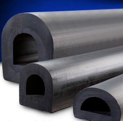 Custom Shape Boat Fenders Absorbing and Deflecting Impacts with Rubber Gunwale Molding